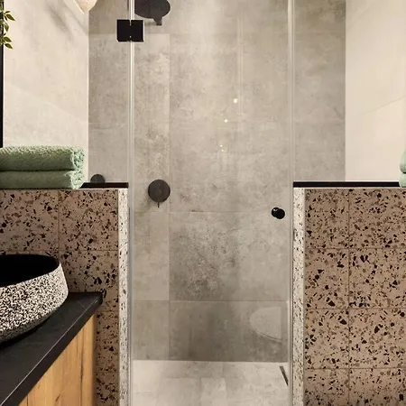 Center Nest Apartment Makarska